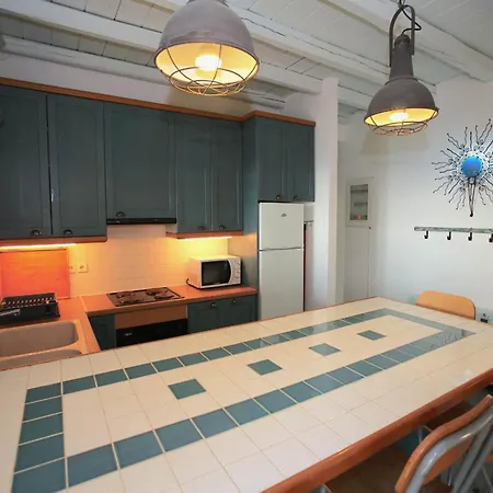 Breathtaking Seafront In Kea Villa Koriszía