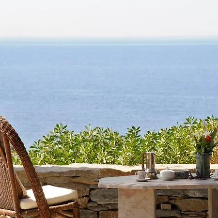 Breathtaking Seafront In Kea Koriszía